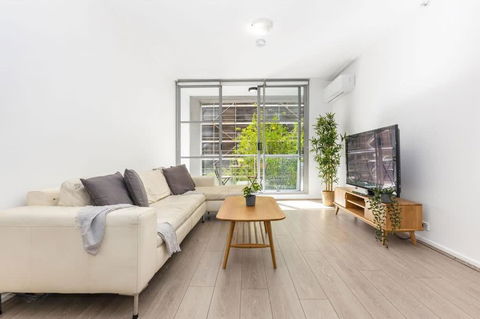 A Cozy & Modern Studio Right Next To Darling Harbour - Holiday Cairns 0