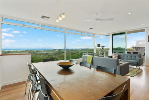 Absolute Luxury Beachfront - Middleton - BYO Linen - Holiday Cairns 0