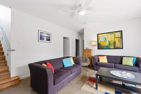 Absolute Luxury Beachfront - Middleton - BYO Linen - Holiday Cairns 2
