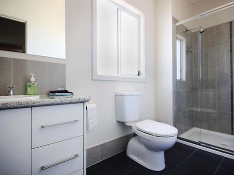 Agape Holiday Home With Pool Table ,NBN Internet - Holiday Cairns 3
