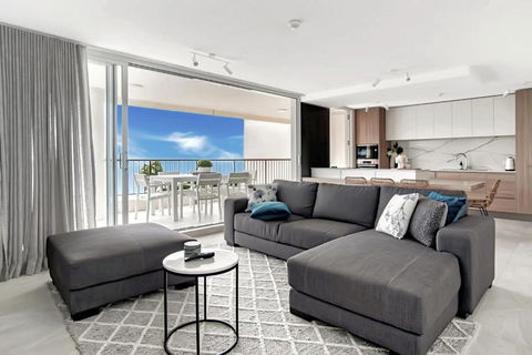 Aquarius Luxury Apartment - Holiday Cairns 1