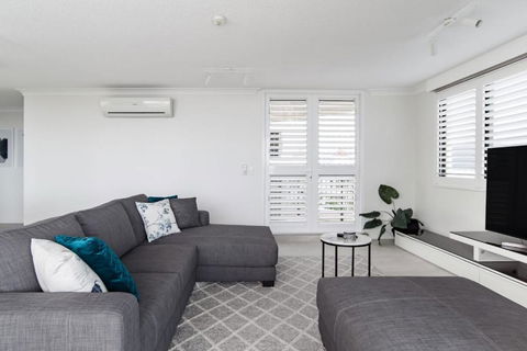 Aquarius Luxury Apartment - Holiday Cairns 3