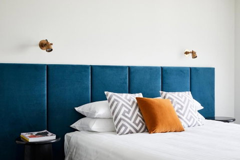 Astina Suites, Penrith - Holiday Cairns 2