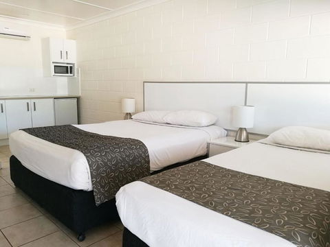Augathella Motel & Caravan Park - Holiday Cairns 0