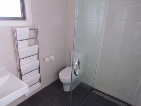 Augathella Motel & Caravan Park - Holiday Cairns 1