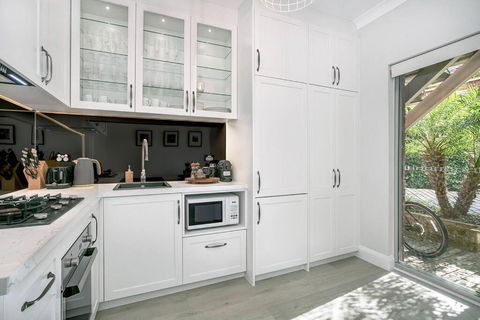 BALO1 - The Esplanade - Mosman - Holiday Cairns 2