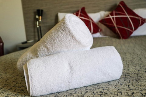 Emerald Park Motel - Holiday Cairns 1
