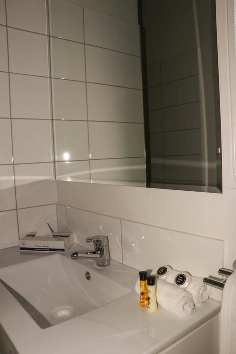 Emerald Park Motel - Holiday Cairns 3