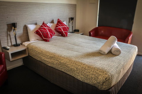 Emerald Park Motel - Holiday Cairns 7