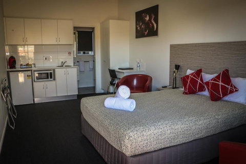Emerald Park Motel - Holiday Cairns 6