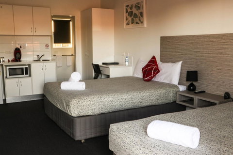 Emerald Park Motel - Holiday Cairns 5