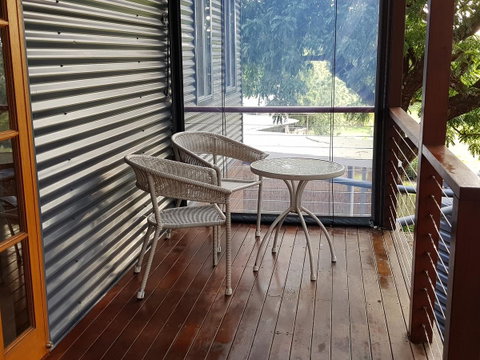 Bee-Haven Cottage - Holiday Cairns 1