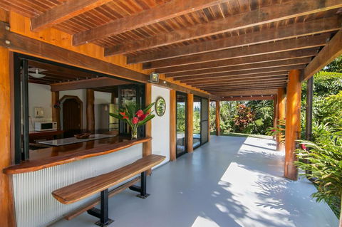 Daintree Manor B&B - Holiday Cairns 5