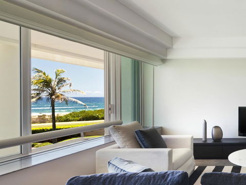 Sheraton Grand Mirage Resort Gold Coast - Holiday Cairns 12