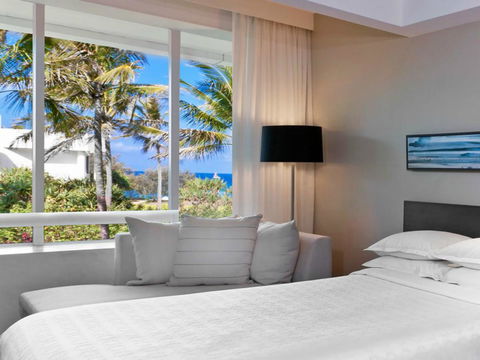 Sheraton Grand Mirage Resort Gold Coast - Holiday Cairns 9