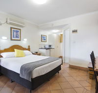 Glenmore Tavern - Holiday Cairns