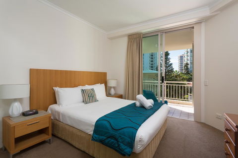 Maldives Resort Main Beach, Gold Coast - Holiday Cairns 2