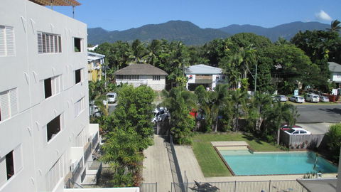 Edge Apartments Cairns - Holiday Cairns 16