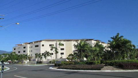 Edge Apartments Cairns - Holiday Cairns 14