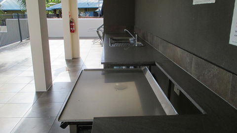 Edge Apartments Cairns - Holiday Cairns 13