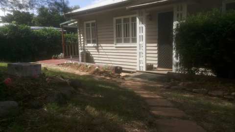 Boonah Cottage - Holiday Cairns 5