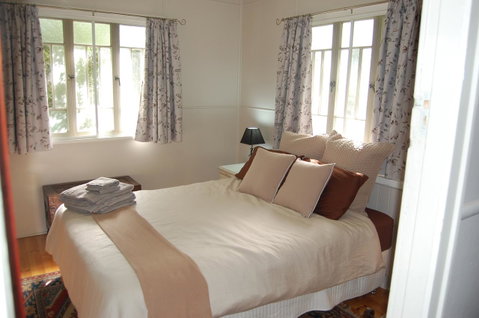 Boonah Cottage - Holiday Cairns 6