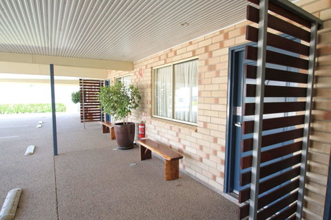 Midlander Motor Inn - Holiday Cairns 29