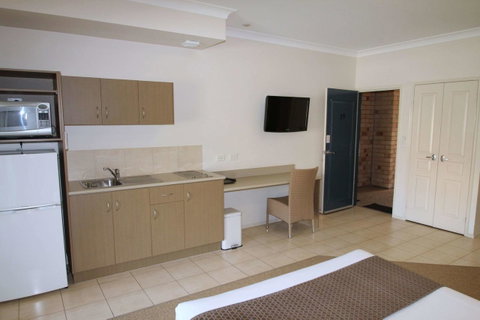 Midlander Motor Inn - Holiday Cairns 22