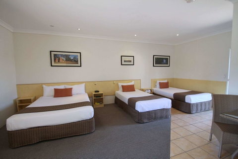 Midlander Motor Inn - Holiday Cairns 20