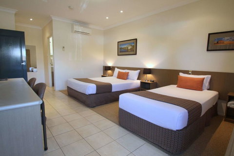 Midlander Motor Inn - Holiday Cairns 23