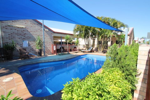 Midlander Motor Inn - Holiday Cairns 2