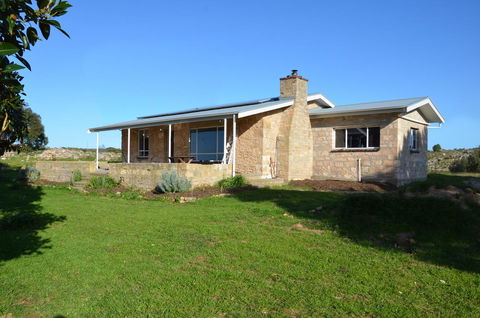 Ratcliff Cottage - Holiday Cairns 7