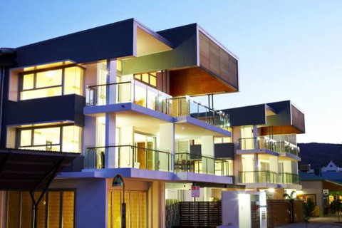 Maggies Beachfront Apartment 7 - Holiday Cairns 3