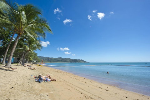 Maggies Beachfront Apartment 7 - Holiday Cairns 7