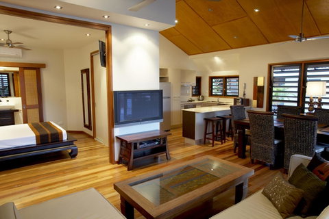 Pure Magnetic Villa 2 - Holiday Cairns 5