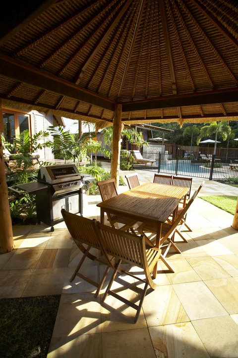 Pure Magnetic, 9 The Esplanade, Nelly Bay - Holiday Cairns 5