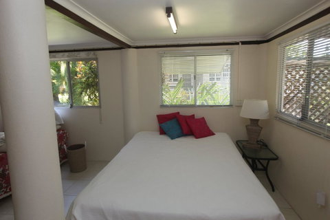 Daggoombah Holiday Home Magnetic Island - Holiday Cairns 13