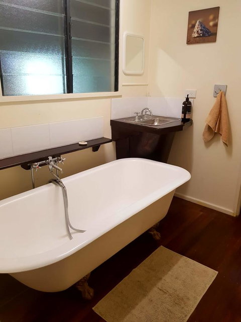 Arcadia Beach Guest House And Car Hire - Holiday Cairns 27
