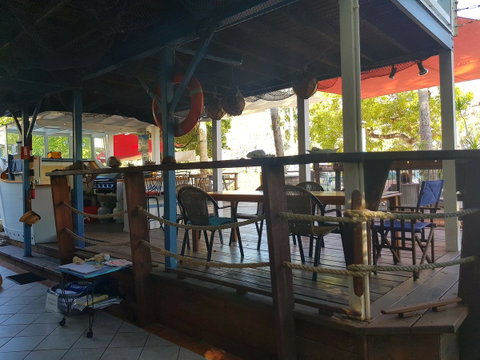 Arcadia Beach Guest House And Car Hire - Holiday Cairns 39