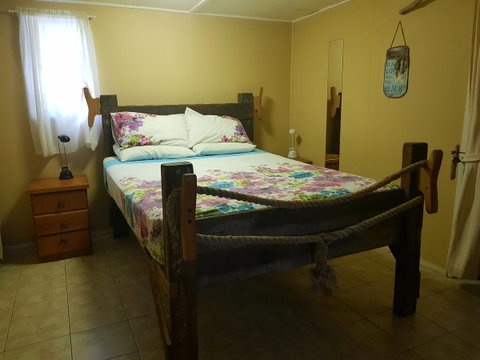 Arcadia Beach Guest House And Car Hire - Holiday Cairns 34