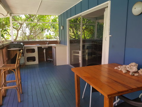 Arcadia Beach Guest House And Car Hire - Holiday Cairns 16