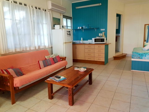 Arcadia Beach Guest House And Car Hire - Holiday Cairns 31