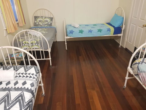 Arcadia Beach Guest House And Car Hire - Holiday Cairns 18