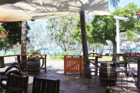 Arcadia Beach Guest House And Car Hire - Holiday Cairns 2