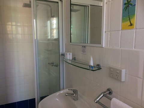 Tropical Palms Resort & 4WD Hire - Holiday Cairns 27