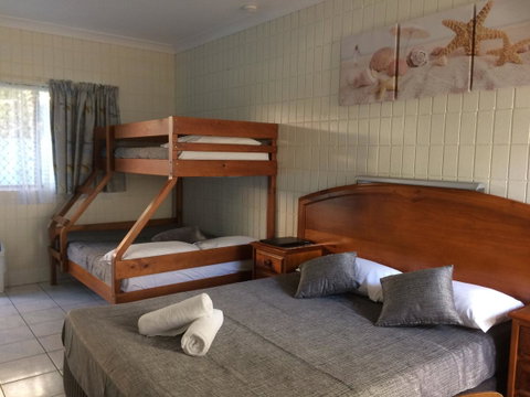 Tropical Palms Resort & 4WD Hire - Holiday Cairns 26