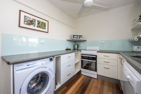 Kooyong Apartment 5 - Holiday Cairns 3