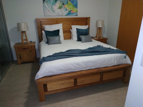 Best At Bright Point Absolute Waterfront Apartment - Holiday Cairns 7