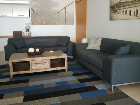 Best At Bright Point Absolute Waterfront Apartment - Holiday Cairns 12