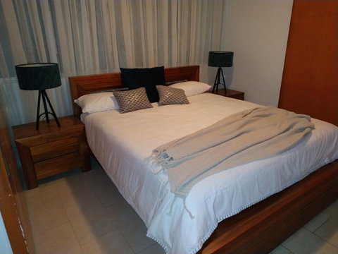 Best At Bright Point Absolute Waterfront Apartment - Holiday Cairns 6